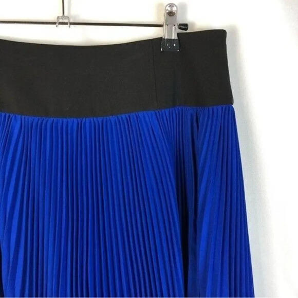 Calvin Klein Royal Blue Pleated A-Line Knee Length Skirt 6 - Picture 3 of 4